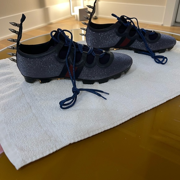 Gucci runway edition! Comes with box and all item inside. - Picture 2 of 6